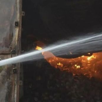 Kebakaran Hebat Terjadi di Pabrik Kopi Matraman Jakarta Timur