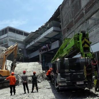 Masih Jadi Misteri, Siapa Pemilik Mobil Mercy yang Tertimpa Reruntuhan di Ponpes Al Khoziny?