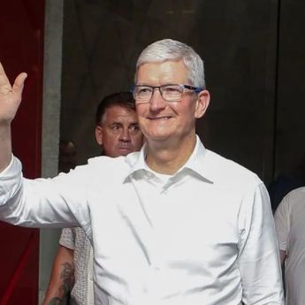 John Ternus Disebut Calon Terkuat Gantikan Tim Cook di Kursi CEO Apple