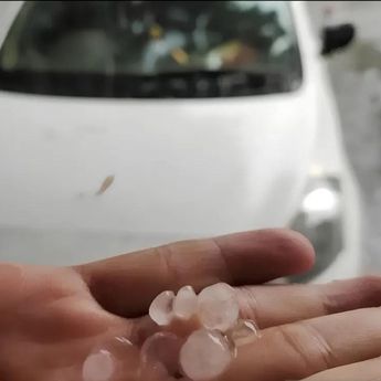 Fenomena Hujan Es Terjadi di Wilayah Tangerang