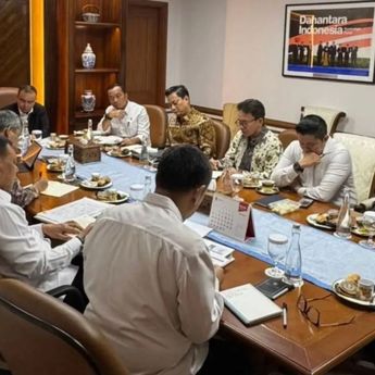 Seskab Teddy Bahas Ekosistem Keuangan dan Program Strategis Pemerintah dengan Dasco hingga Purbaya