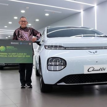 Wuling Cloud EV Dukung Mobilitas Berkelanjutan di Indonesia International Sustainability Forum 2025