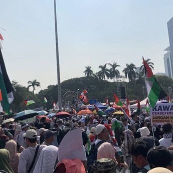 Ribuan Warga Gelar Aksi Damai "Indonesia Melawan Genosida" di Patung Kuda