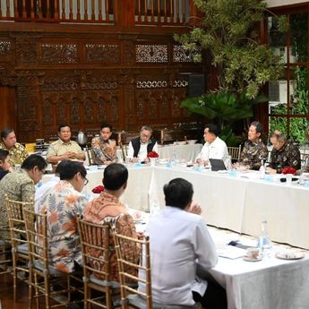 Prabowo Gelar Ratas Bahas Stimulus Ekonomi, Fokus pada Percepatan Program Nasional