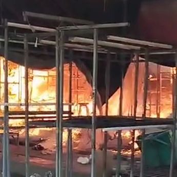 10 Kios di Pasar JB Cengkareng Ludes Terbakar, Kerugian Capai Rp30 Juta