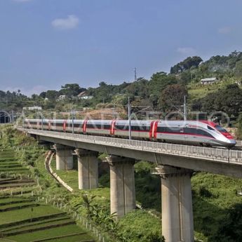 KPK Imbau Mahfud MD Laporkan Dugaan Korupsi Proyek Kereta Cepat Whoosh