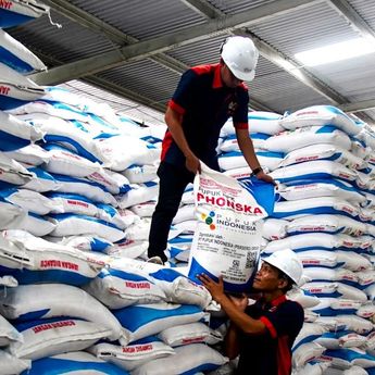 Mentan Siap Jalankan Instruksi Presiden Prabowo Hidupkan Kembali Pabrik Pupuk