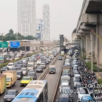 Aksi di Depan Kantor Trans7 Sebabkan Bus Transjakarta Koridor 9 dan 13 Terlambat
