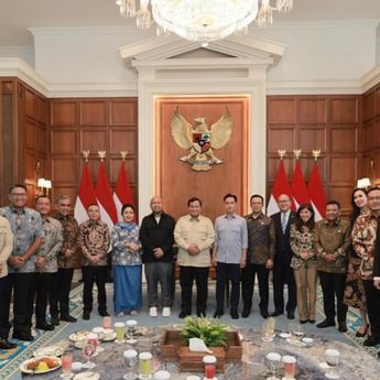 Momen Syukuran Ulang Tahun Prabowo ke-74 Bersama Didit-Titiek dan Orang Terdekat