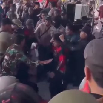 Final Karapan Sapi, Anggota Brimob Dibacok Sampai Kritis