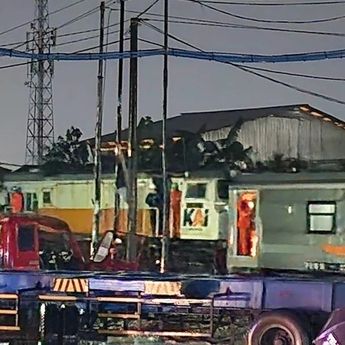 Usai Tabrakan dengan Truk, KA Harina Ditarik Kembali ke Stasiun Semarang Tawang