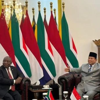 Momen Prabowo Tawarkan Kopi kepada Presiden Afrika Selatan