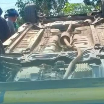 Viral! Mobil Polisi Jadi Sasaran Amukan Warga Gegara Diduga Dipakai Merampok