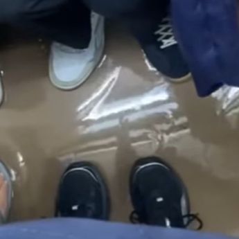 Viral Gerbong KRL Tergenang Air, Kok Bisa?