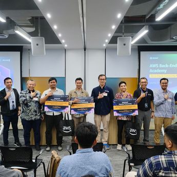 Kementerian Ekraf, AWS dan Dicoding Kukuhkan 5 Inovator Digital dalam Hackathon 2025 “AI for Creative Economy”