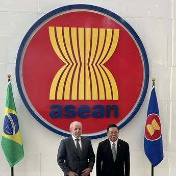 Presiden Brasil Lula Bertemu Sekjen ASEAN Kao Kim Hourn di Jakarta