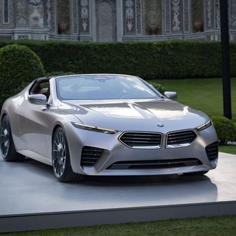 Kolektor Ini Jadi yang Pertama Membawa Pulang BMW Skytop Rp9,65 Miliar