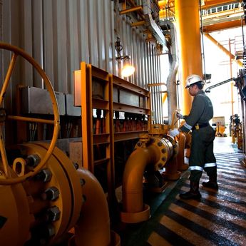 Setahun Kebijakan Pro-Rakyat di ESDM: Tingkatkan SDM dan Ciptakan Ribuan Peluang Kerja