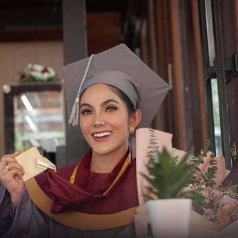 Baby Niken Usai Wisuda S2, Siap Lanjut S3 dan Ingin Jadi Inspirasi Perempuan Indonesia