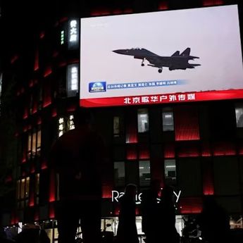 Menjelang Pertemuan Trump-Xi, China Latih Penerbangan Bomber di Dekat Taiwan