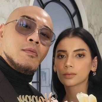 Kode Sabrina dan Deddy Corbuzier Cerai, Hapus Foto Berdua sampai Ganti Nama IG