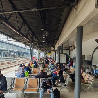 Keberangkatan Kereta dari Jakarta Tepat Waktu Meski Jalur Semarang Masih Tergenang