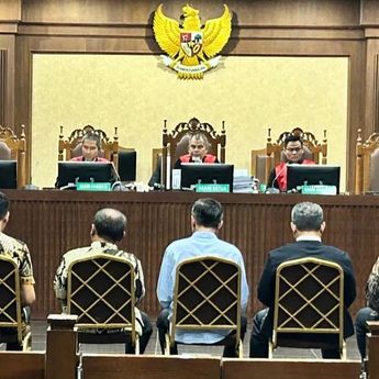 Eks Panitera PN Jakut Dituntut 12 Tahun Penjara dalam Kasus Suap Putusan CPO