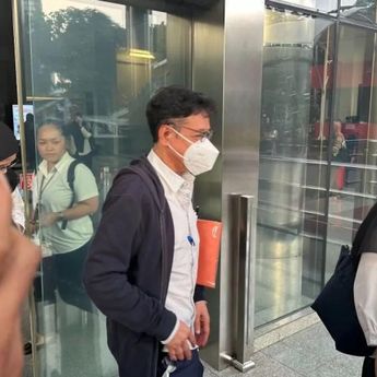 KPK Geledah Rumah Eks Sekjen Kemenaker dan Sita 1 Unit Mobil