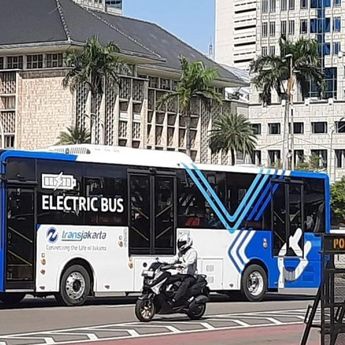 Bus Transjakarta Tak Layani Penumpang di Halte Balai Kota karena Ada Demo di Monas