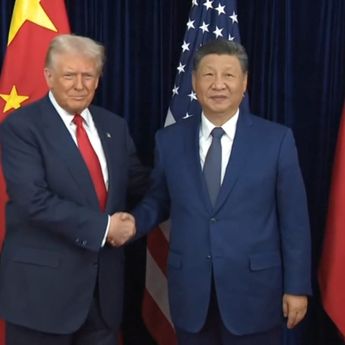 Trump Umumkan Penurunan Tarif untuk China, Serentak Perintahkan Uji Coba Nuklir AS