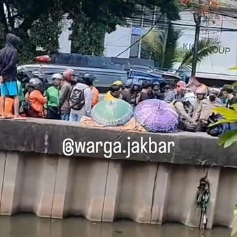 Motor Hantam Truk di Cengkareng, 1 Lansia Tewas