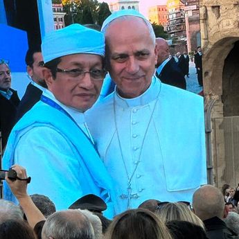 Momen Hangat Menag Nasaruddin Umar Bertemu dengan Paus Leo XIV di Vatikan