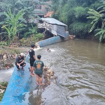 Tanggul Baswedan di Jaksel Jebol Akibat Penyempitan Lahan Kali