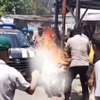 Diduga Curi Motor, Pria di Surabaya Diikat dan Dibakar Massa
