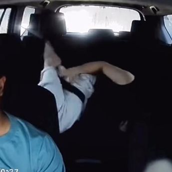 Terjebak 2 Jam di Macet Jakarta, Turis Korea Frustrasi dan Berteriak di Dalam Taksi Online