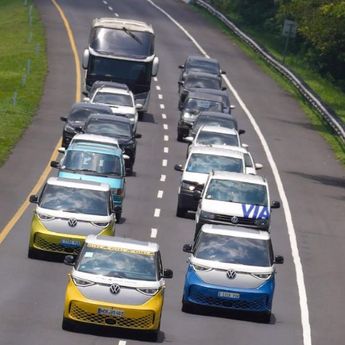 Volkswagen ID. BUZZ World Tour Singgah di Surabaya, Membawa Semangat Petualangan dari Jakarta hingga Bali