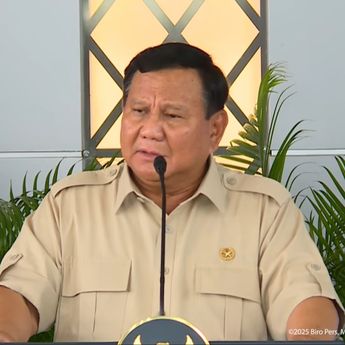 Prabowo Kagum dengan KRL: Saya Paling Suka Naik Kereta