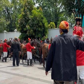 Jenazah Raja Surakarta PB XIII Diberangkatkan ke Imogiri