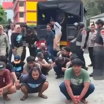 Detik-detik BNN dan Brimob Gerebek Kartel Narkoba di Kampung Bahari, Pelaku Sempat Luncurkan Panah