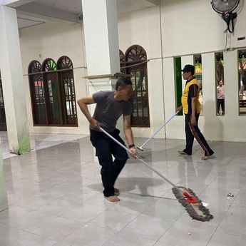 Pasca Ledakan, Polisi Gelar Aksi Bersih-bersih dan Perbaikan SMAN 72