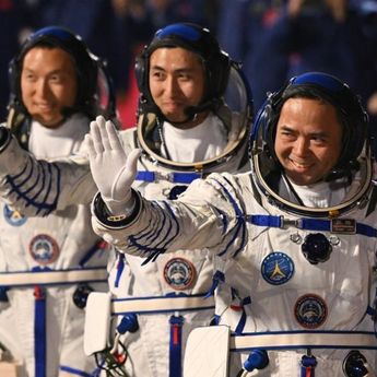 3 Astronaut China Terdampar di Luar Angkasa Usai Kapsul Dihantam Puing Antariksa
