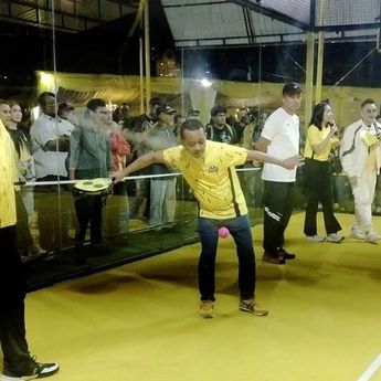 Kelakar Bahlil saat Resmikan Lapangan Padel “Yellow Racquet Club”: Diskon Untuk Umum, Syaratnya Masuk Golkar