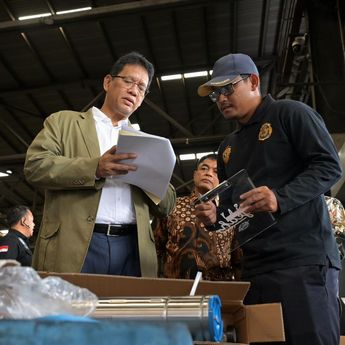 Menkeu Purbaya Sidak Bea Cukai Tanjung Perak, Ini Hasilnya