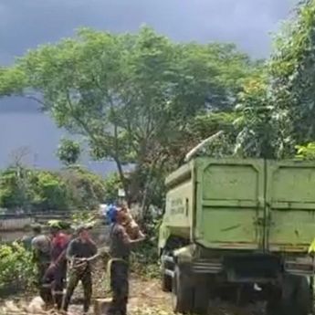 Suku Dinas Tamhut Rapikan Taman Daan Mogot Usai Dugaan Prostitusi Gay