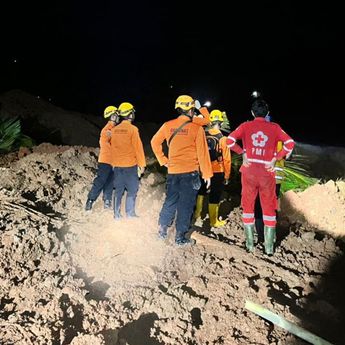 Hujan Deras Picu Longsor di Majenang, Cilacap, 21 Korban Dalam Pencarian