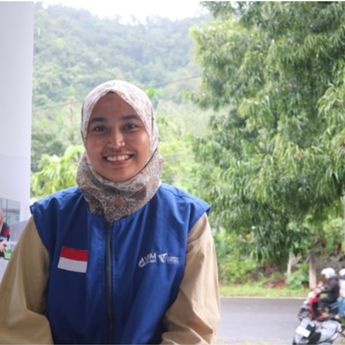 Rifa, Sosok Bidan Muda Penuh Dedikasi Melalui BUN Dompet Dhuafa Sasar  Warga Pelosok Sabang