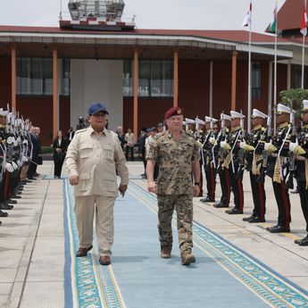 Prabowo Lepas Langsung Kepulangan Raja Yordania Abdullah II, Jet Tempur Mengudara di Langit Jakarta