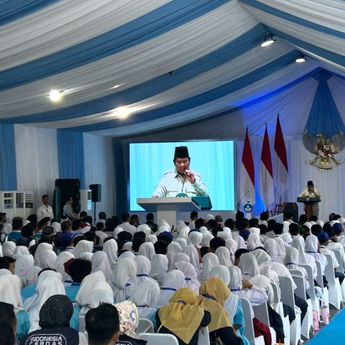 Prabowo: 75 Persen Sekolah Sudah Terima Smartboard sebagai Langkah Besar Digitalisasi Pendidikan