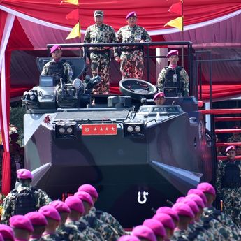 Panglima TNI Agus Subiyanto Resmi Jadi Warga Kehormatan Korps Marinir