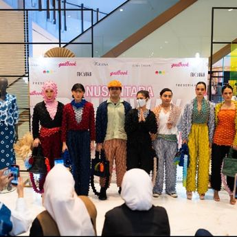 Dua Raksasa Mode Indonesia Unjuk Gigi di Kuala Lumpur: Purana dan Fuguku Tampilkan Masa Depan Fesyen Nusantara?